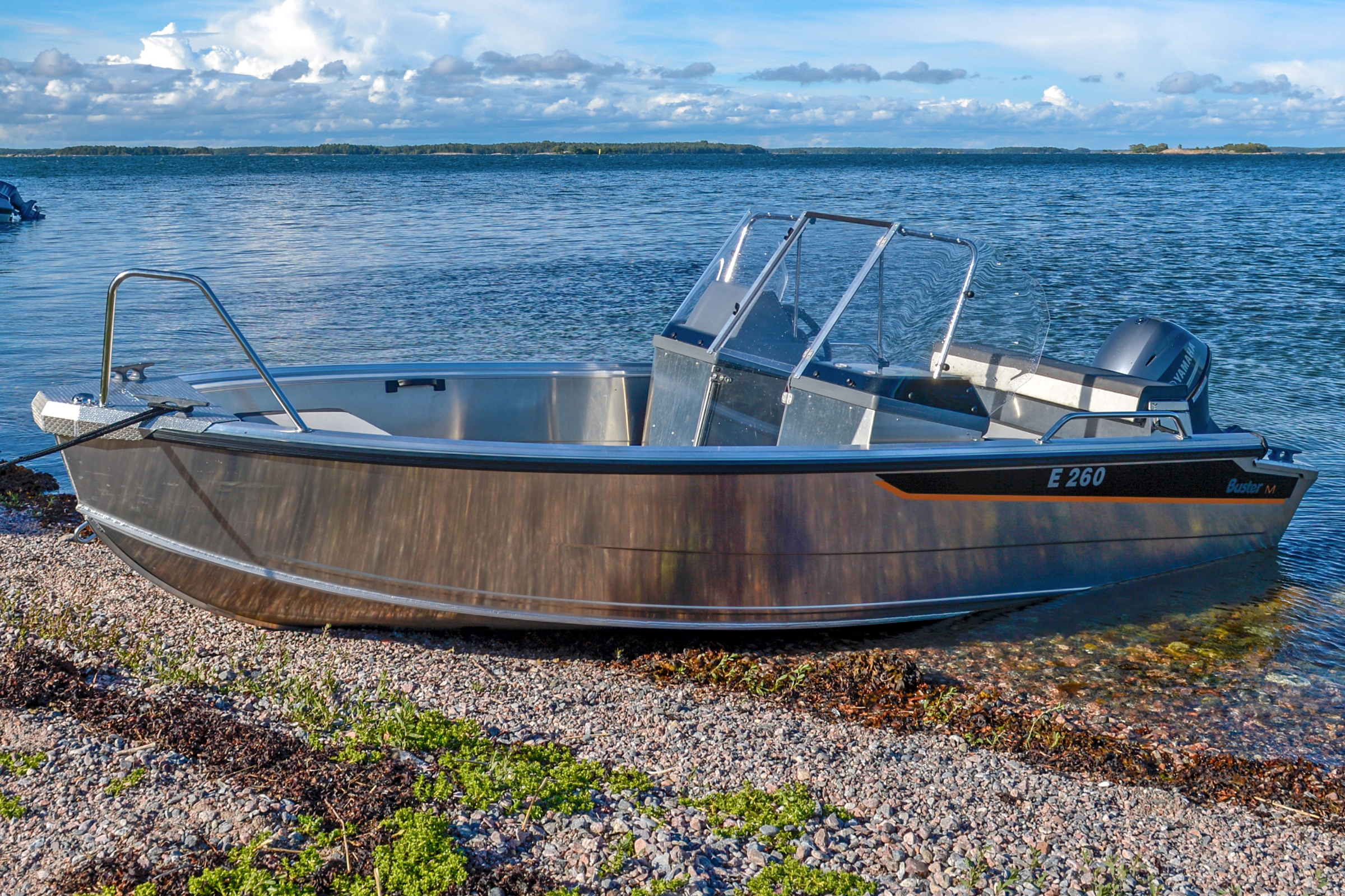 Buster M2 - Kvarnbackens Båt AB