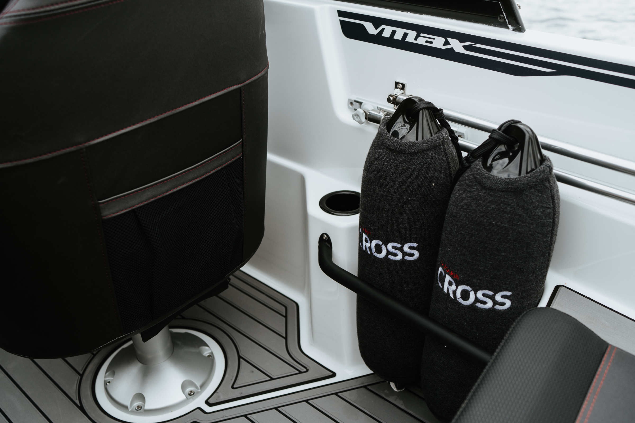 Yamarin Cross 57 BR VMAX - Kvarnbackens Båt AB