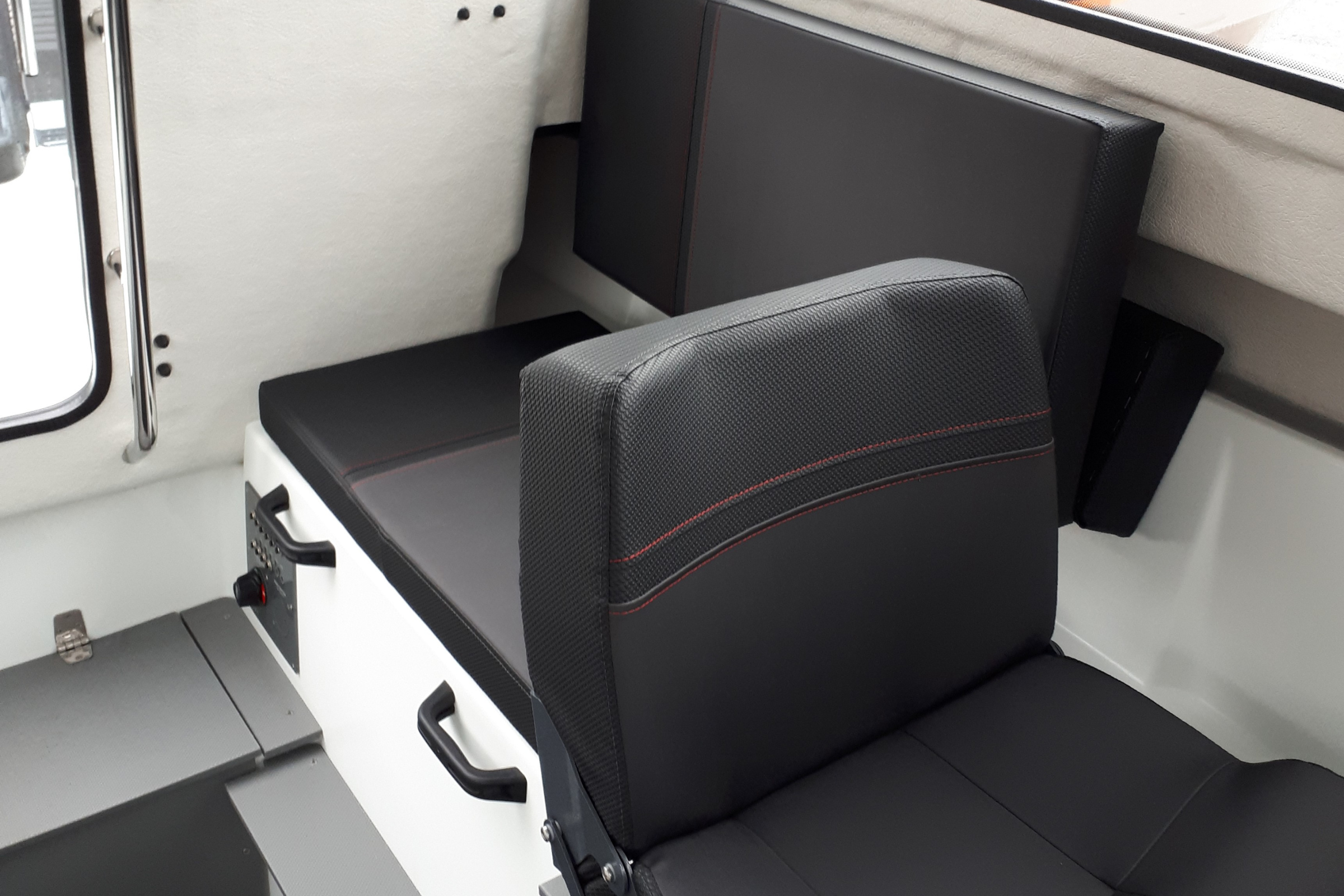 Yamarin Cross 60 Cabin - Kvarnbackens Båt AB