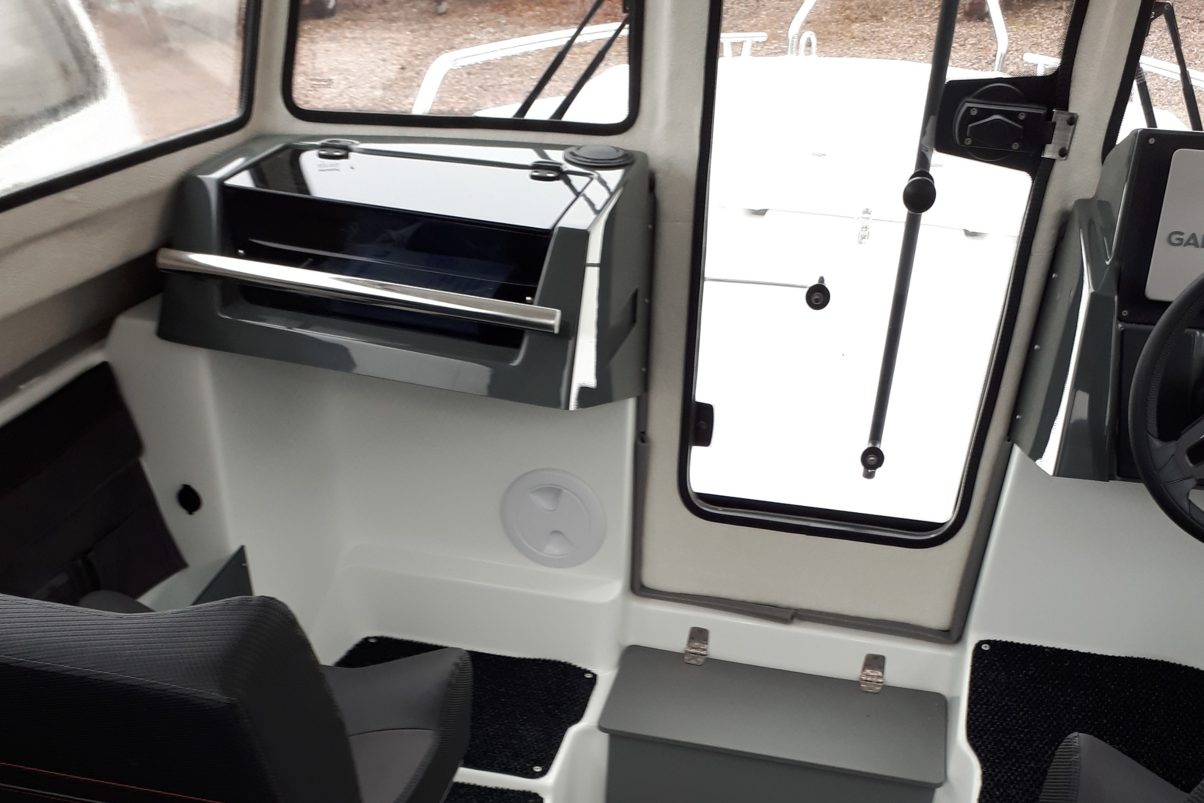 Yamarin Cross 60 Cabin - Kvarnbackens Båt AB
