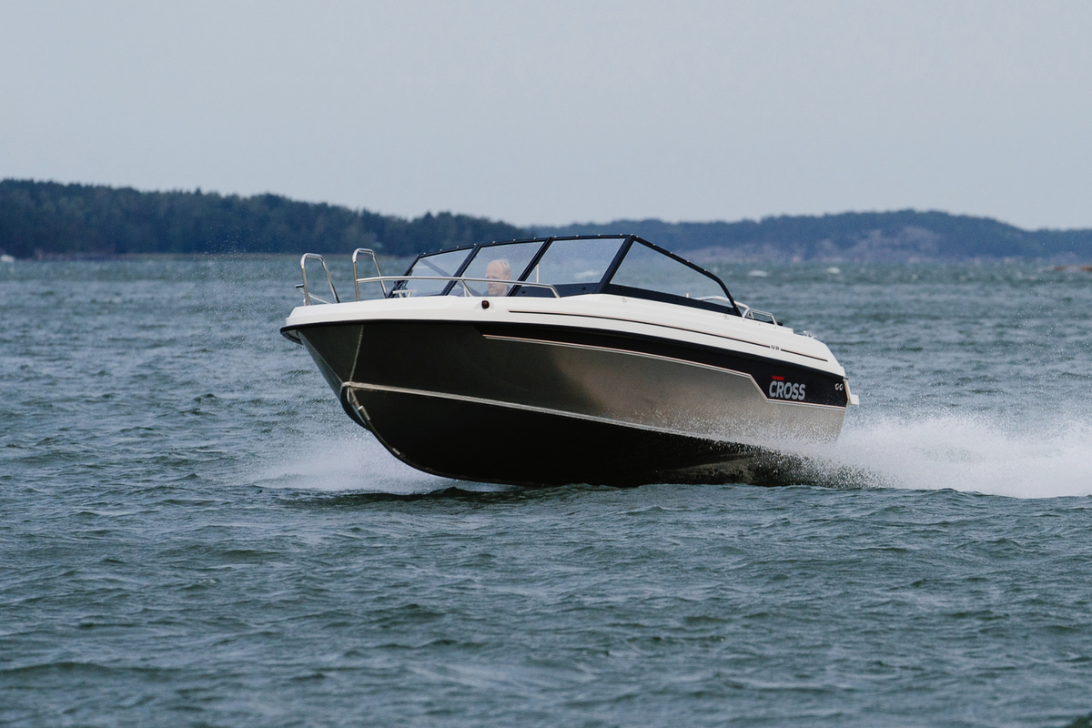 Yamarin Cross 62 BR - Kvarnbackens Båt AB