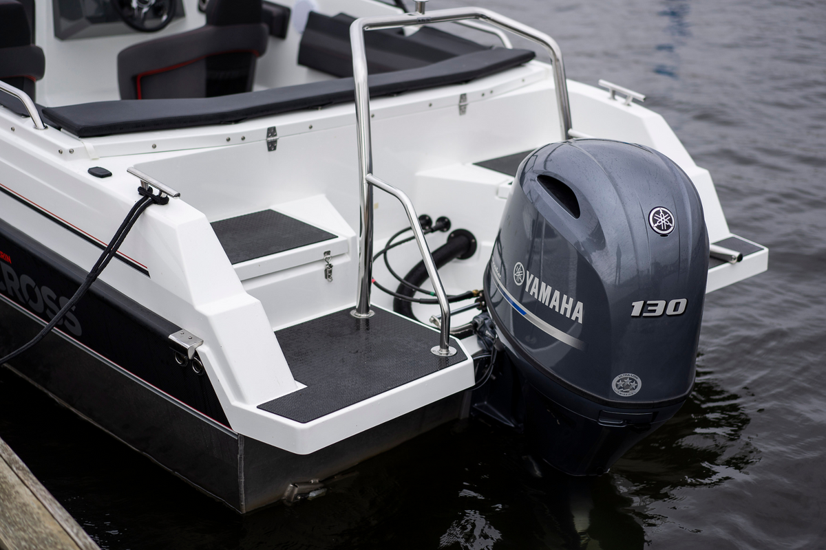 Yamarin Cross 62 BR - Kvarnbackens Båt AB