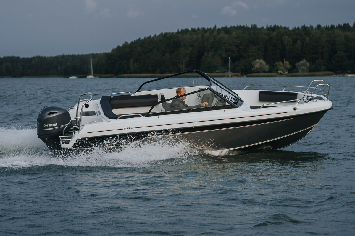 Yamarin Cross 62 BR - Kvarnbackens Båt AB