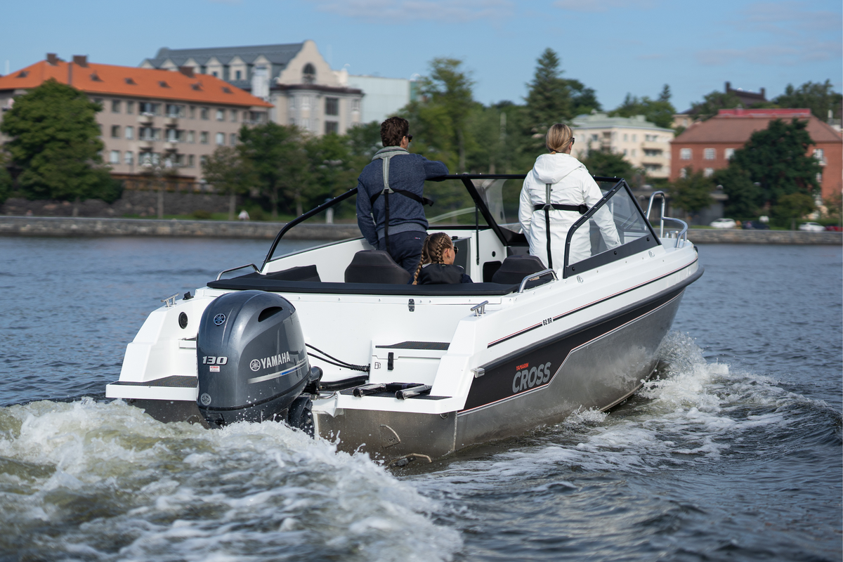 Yamarin Cross 62 BR - Kvarnbackens Båt AB